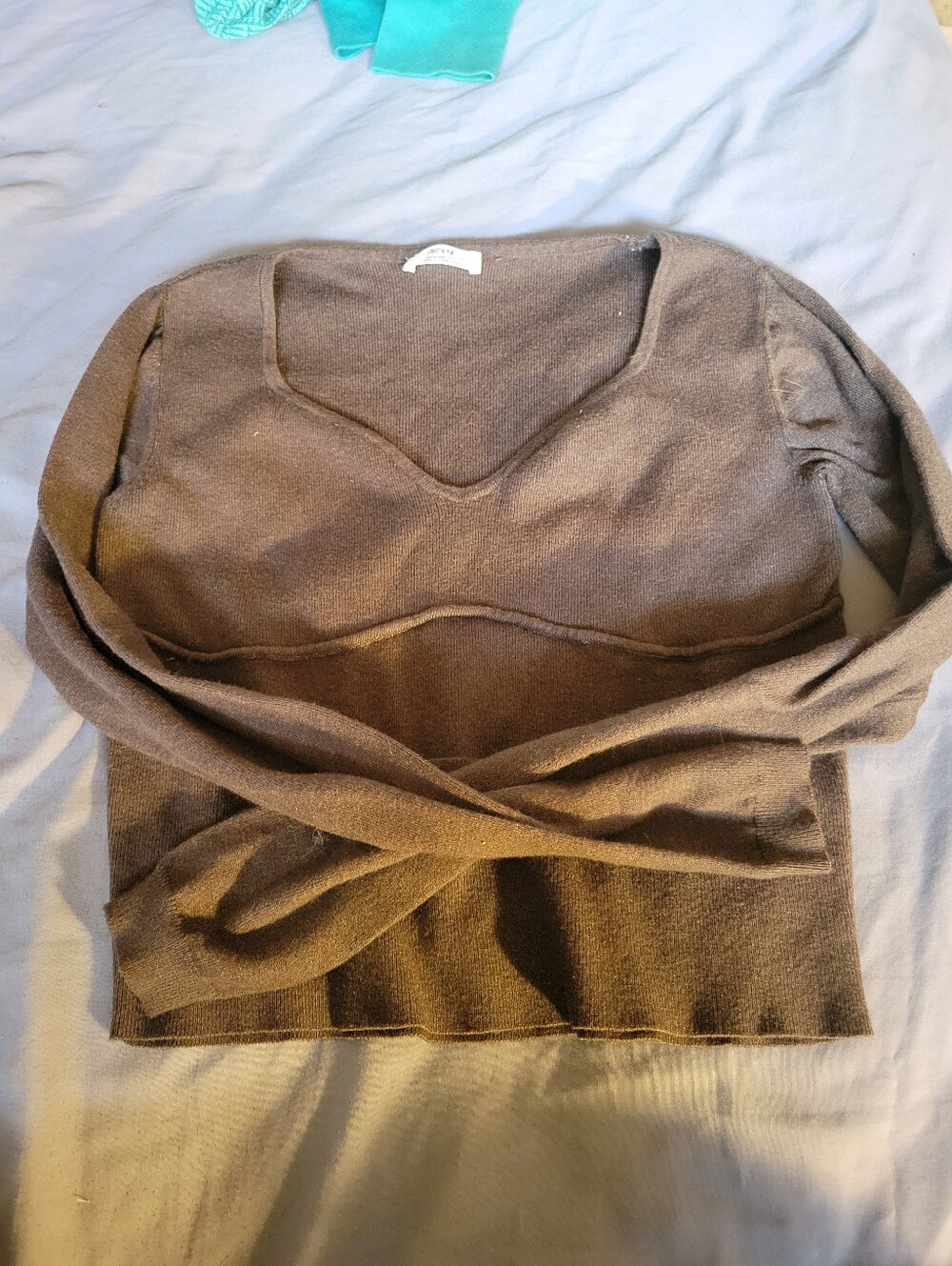 Women’s Grey V Neck Crop Top